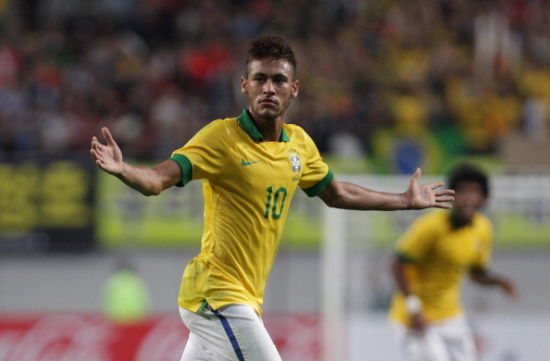 巴西公布世界杯号码:内马尔10号 披大罗9号是