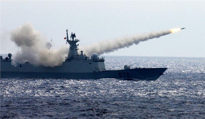 中国海军举行多兵种合同实兵实弹演练